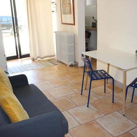 Agreable Appartement P2 Centre Ville Au Calme. Nîmes Buitenkant foto